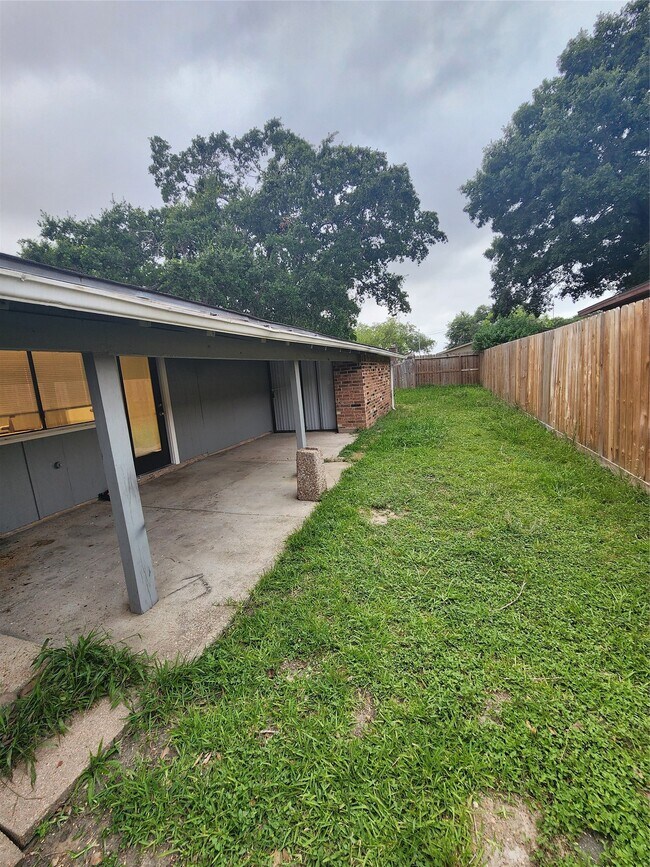 Building Photo - 3822 Broken Elm Dr