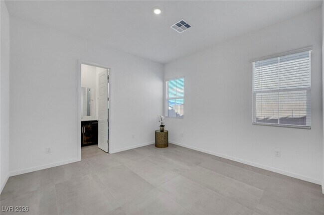 Building Photo - 10851 Mila Lndg Ave