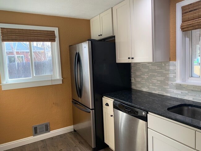 Building Photo - 3541 Olive St