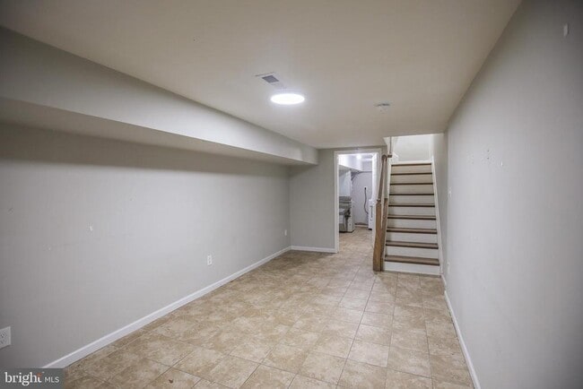 Building Photo - 530 N Montford Ave