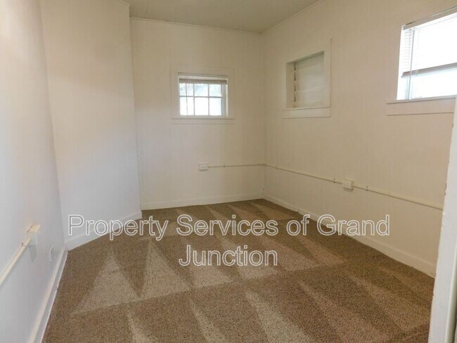 Building Photo - 816 Grand Ave