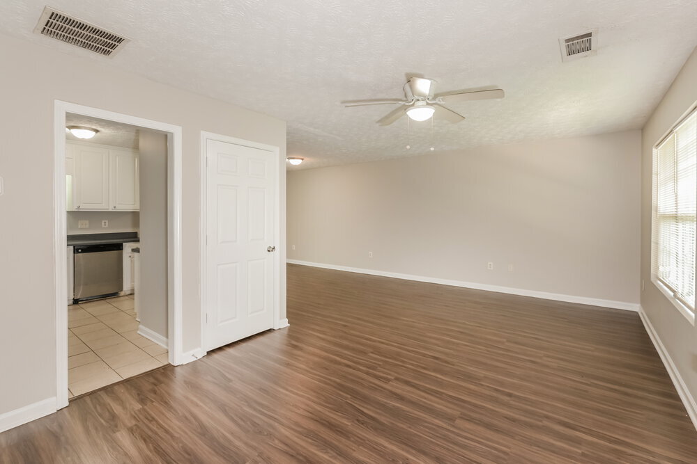 Building Photo - 3296 Goldenchain Dr