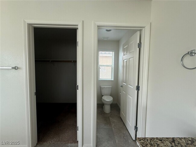 Building Photo - 2229 Mundare Dr