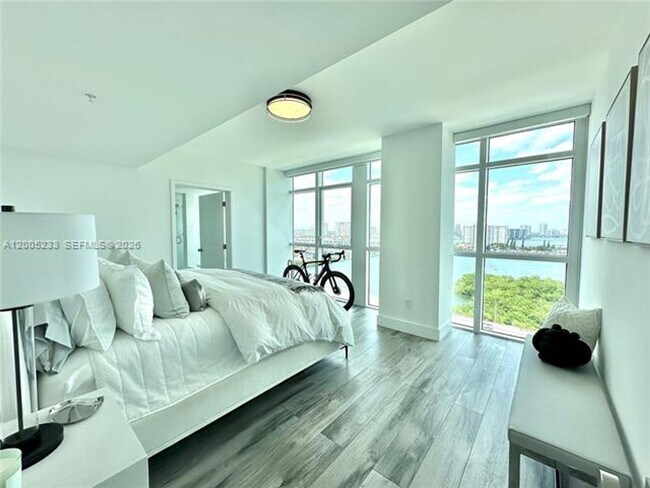 Building Photo - 400 Sunny Isles Blvd