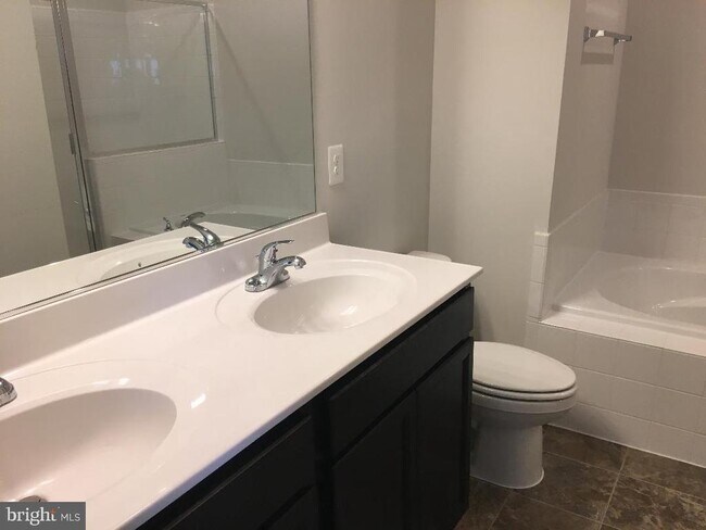 Building Photo - 145 Jewel Box Dr