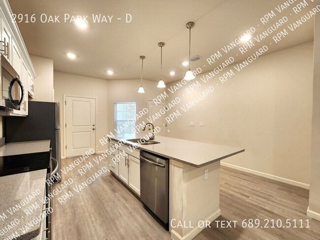 Building Photo - 2916 Oak Park Way