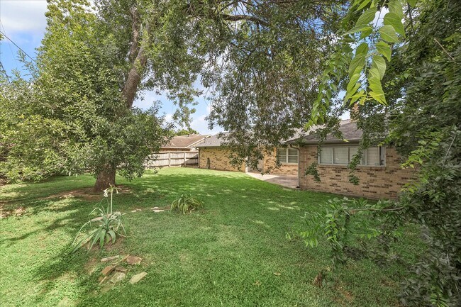 Building Photo - 5811 Spruce Forest Dr