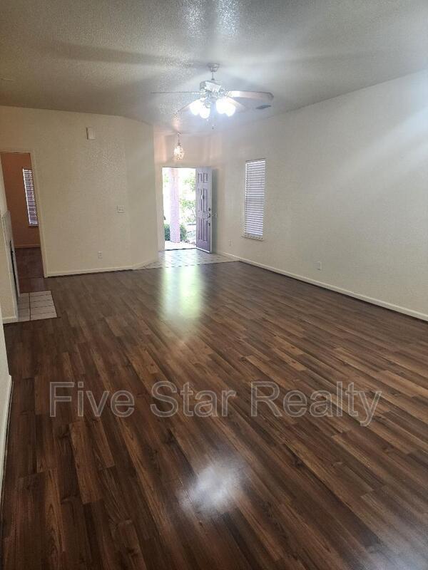 Building Photo - 1835 Woodland Dr