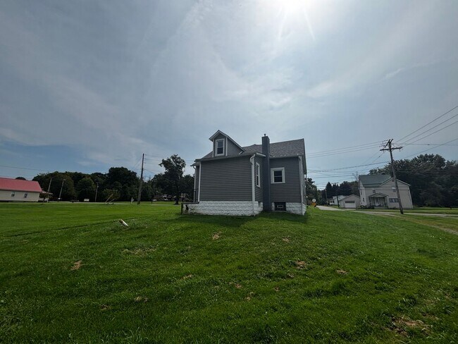 Building Photo - 563 Barkeyville Rd