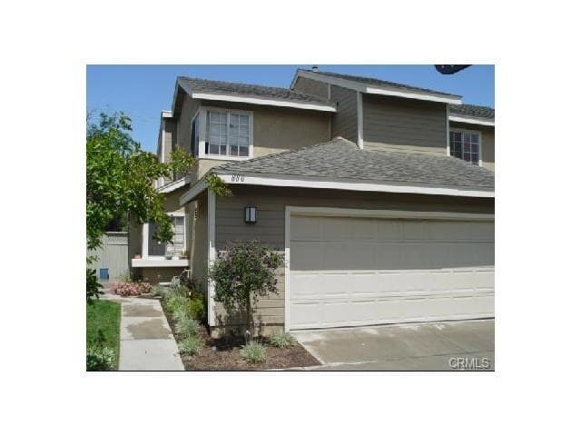 Primary Photo - 880 Robles Pl