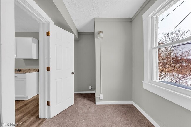 Building Photo - 3607 Sackett Ave