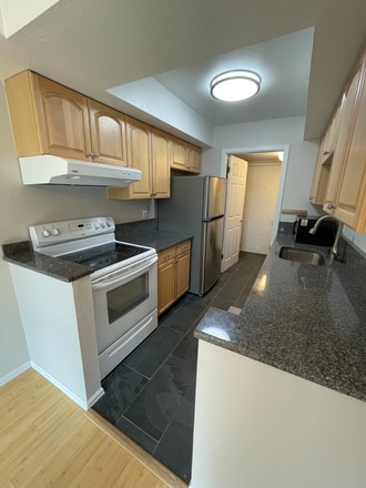 Building Photo - 4165 Monroe Dr