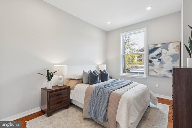 Building Photo - 100 Forrest Ave