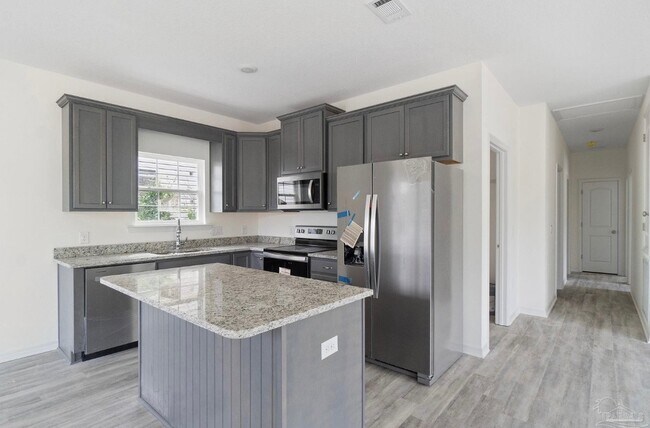 Building Photo - 801 E Gonzalez St