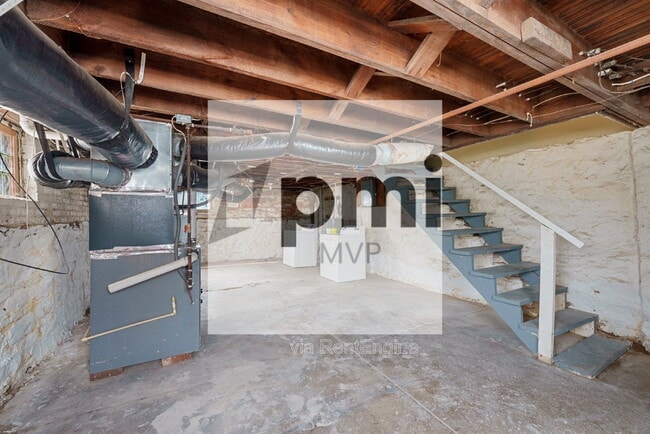 Building Photo - 265 E Northwood Ave