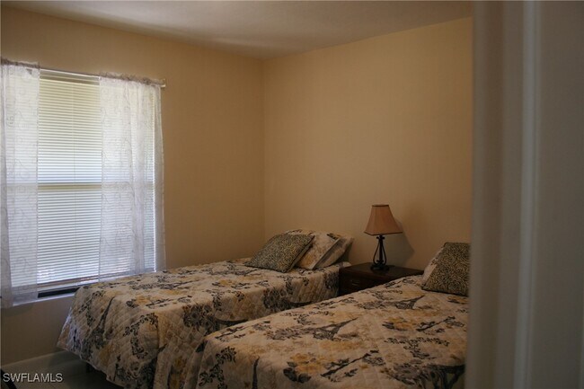 Building Photo - 15430 Moonraker Ct