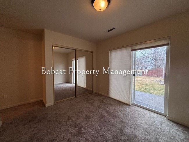 Building Photo - 1054 Camellia Ct