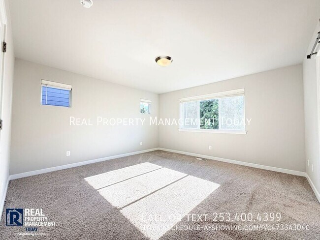 Building Photo - 16156 8th Ave E