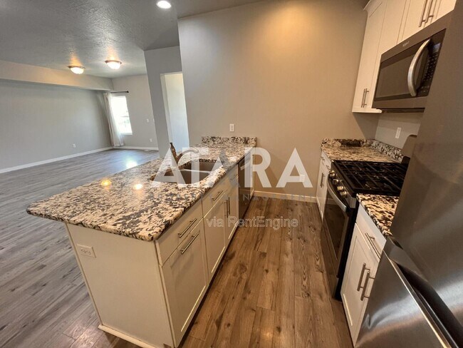 Building Photo - 5011 N Marble Fox Way
