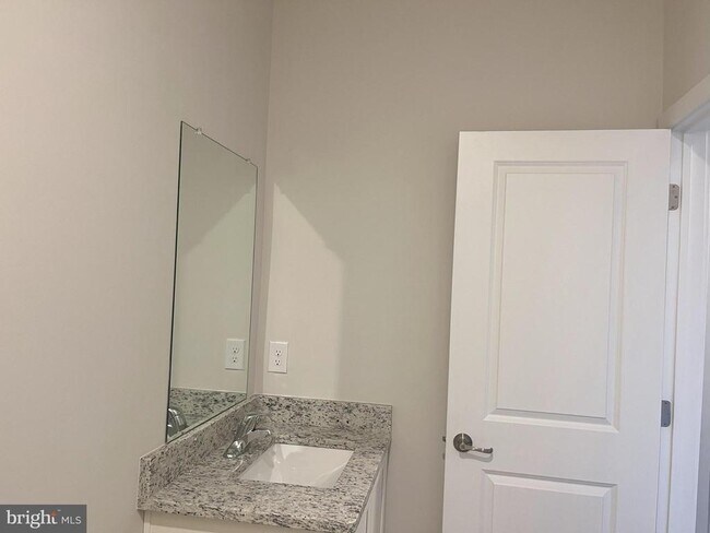 Building Photo - 777 Platinum Dr