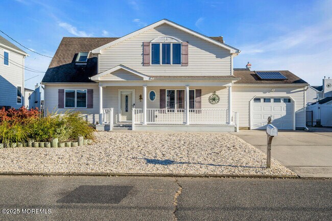Building Photo - 826 Forepeak Dr