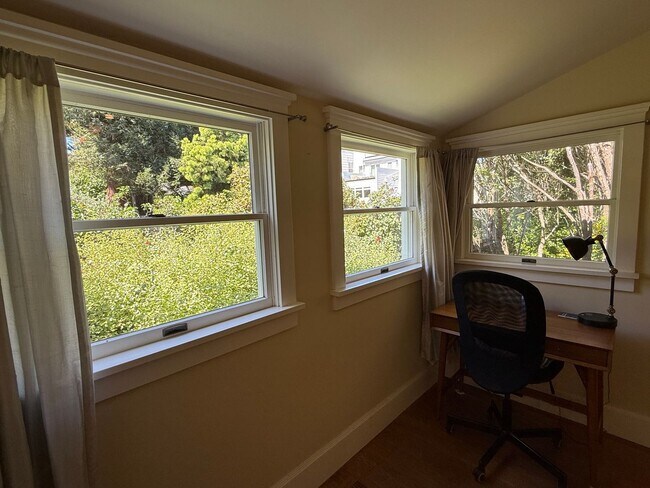 Building Photo - 1330 Sanchez St