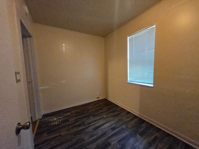 Building Photo - 3/1 - Renovated Ranch-Style home minutes from Downtown