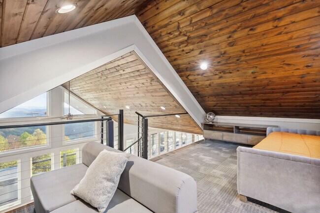 Building Photo - 140 Mystic Ridge Dr