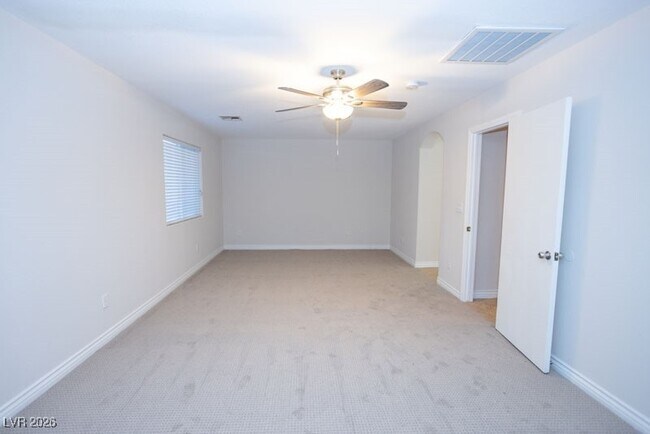 Building Photo - 1113 E Hammer Ln