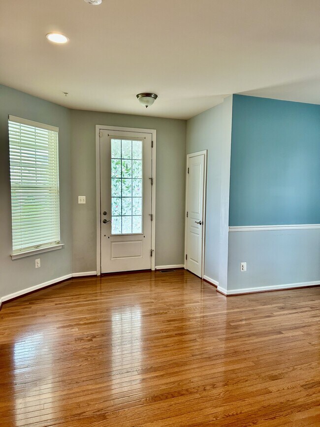 Building Photo - 43973 Swift Fox Dr