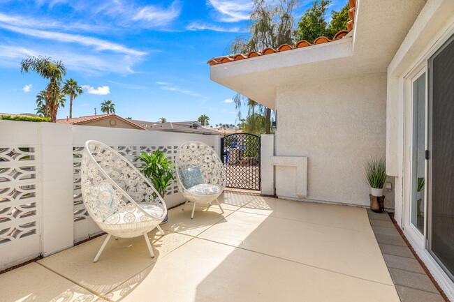 Building Photo - 47215 Heliotrope Dr