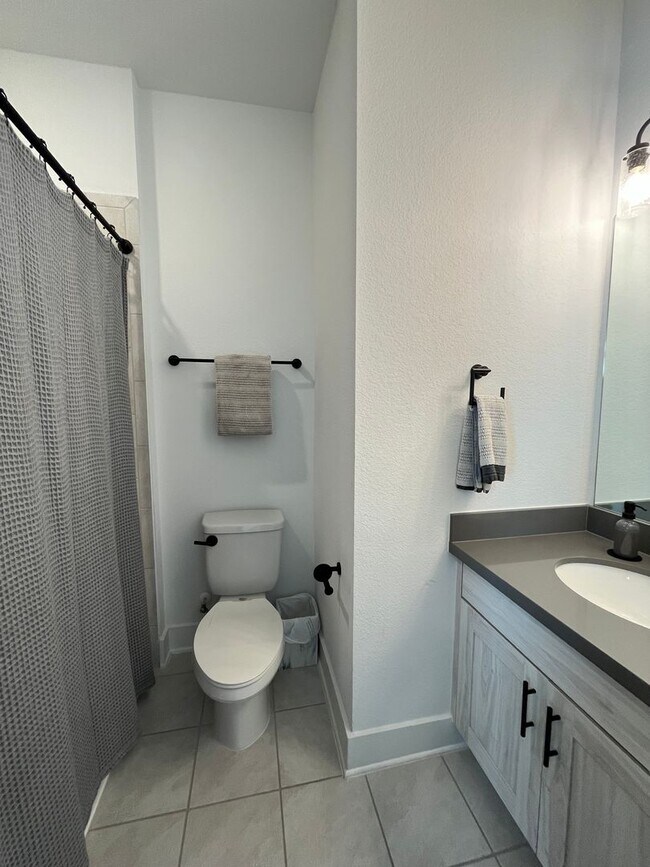 Building Photo - Beautiful 4/3 WITH PRIVATE POOL in Travisso