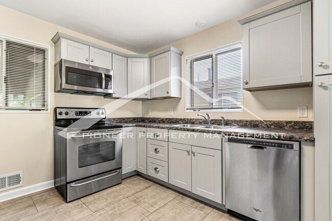 Building Photo - Updated Home With Central AC And Stainless...