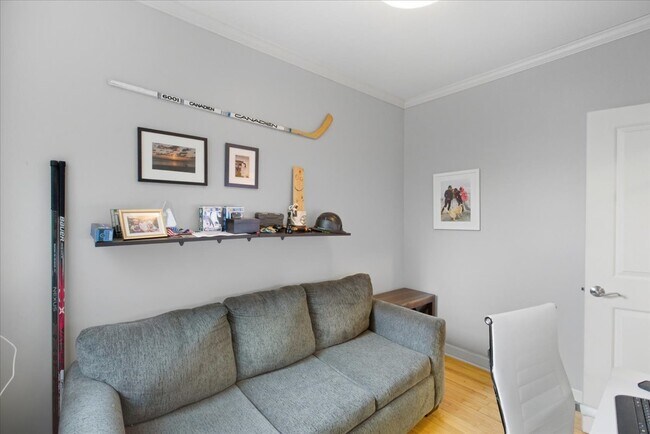 Building Photo - 3040 W Diversey Ave