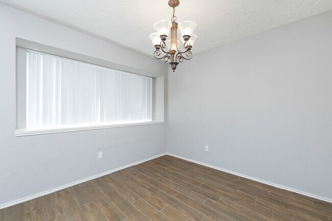 Building Photo - 1534 Vickery Dr