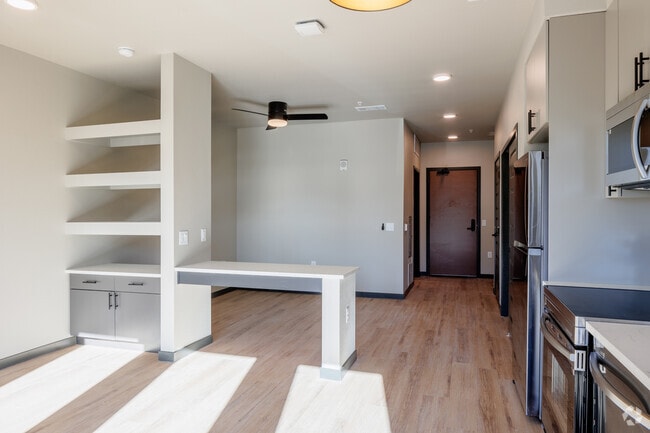 Studio - 559SF - Living Room - Edmond Curtis Park