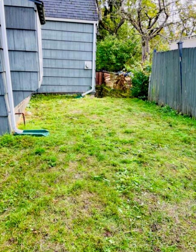 Building Photo - 10309 Stone Ave N