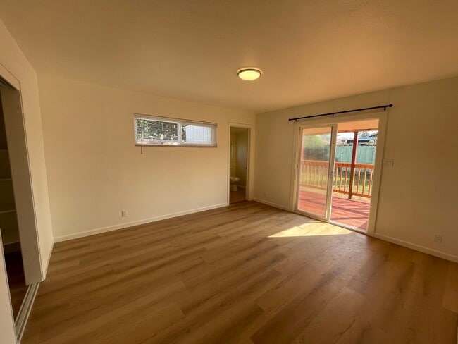 Building Photo - 413 Laurel Ave