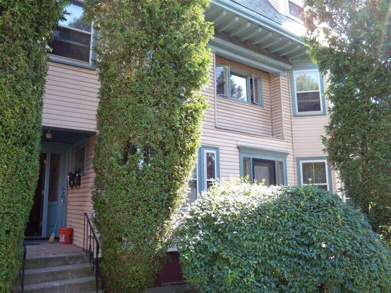 Building Photo - 77 College Ave