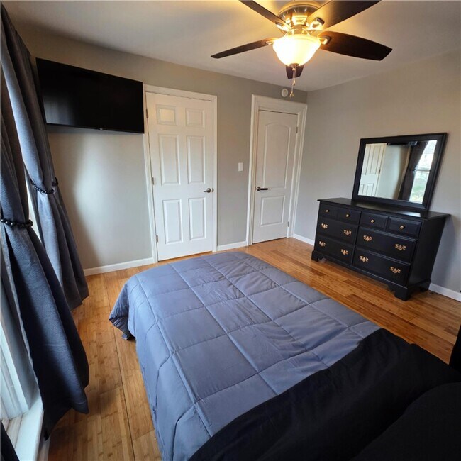 Building Photo - 149 Adam St