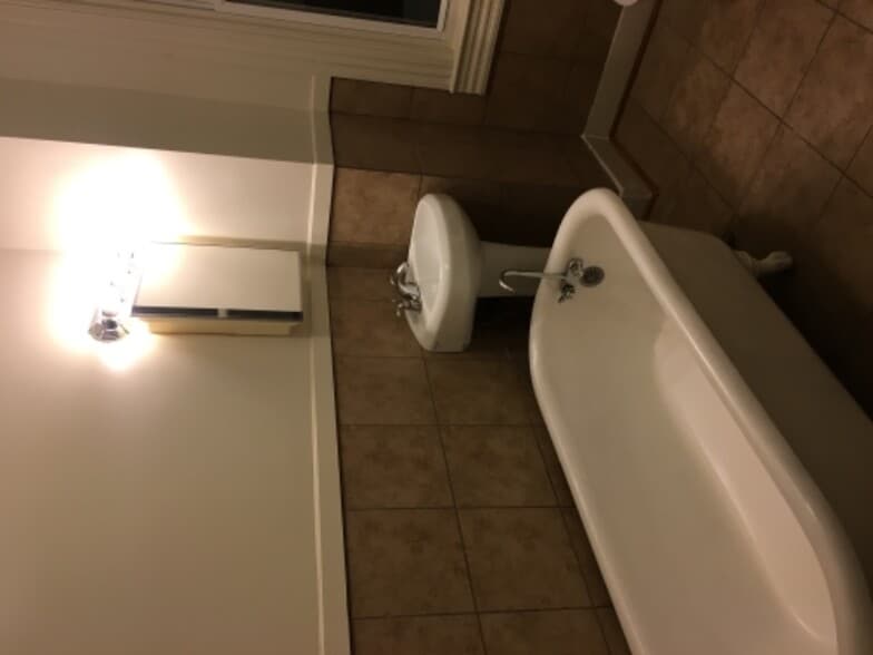 Building Photo - 3308 Auchentoroly Terrace