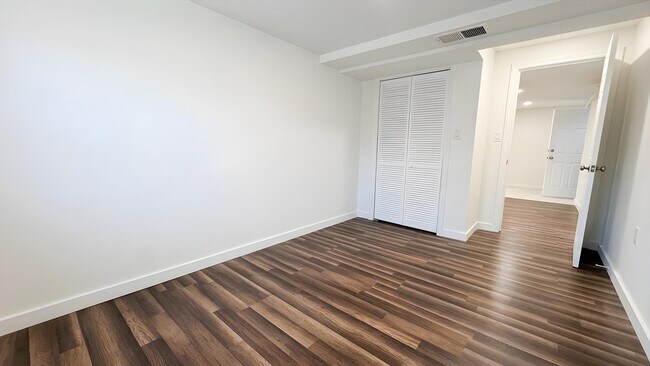 Building Photo - 338 Whiting Ave