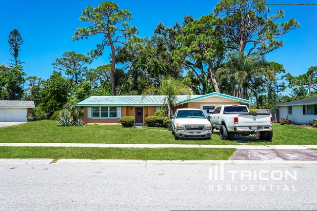 Building Photo - 2432 Breakwater Cir