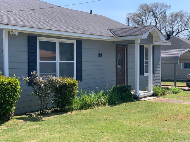 Building Photo - 6 Rhonda Dr