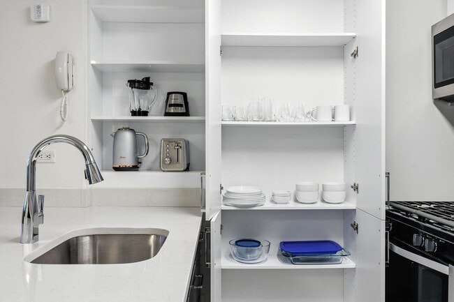 Building Photo - 444 Washington Blvd