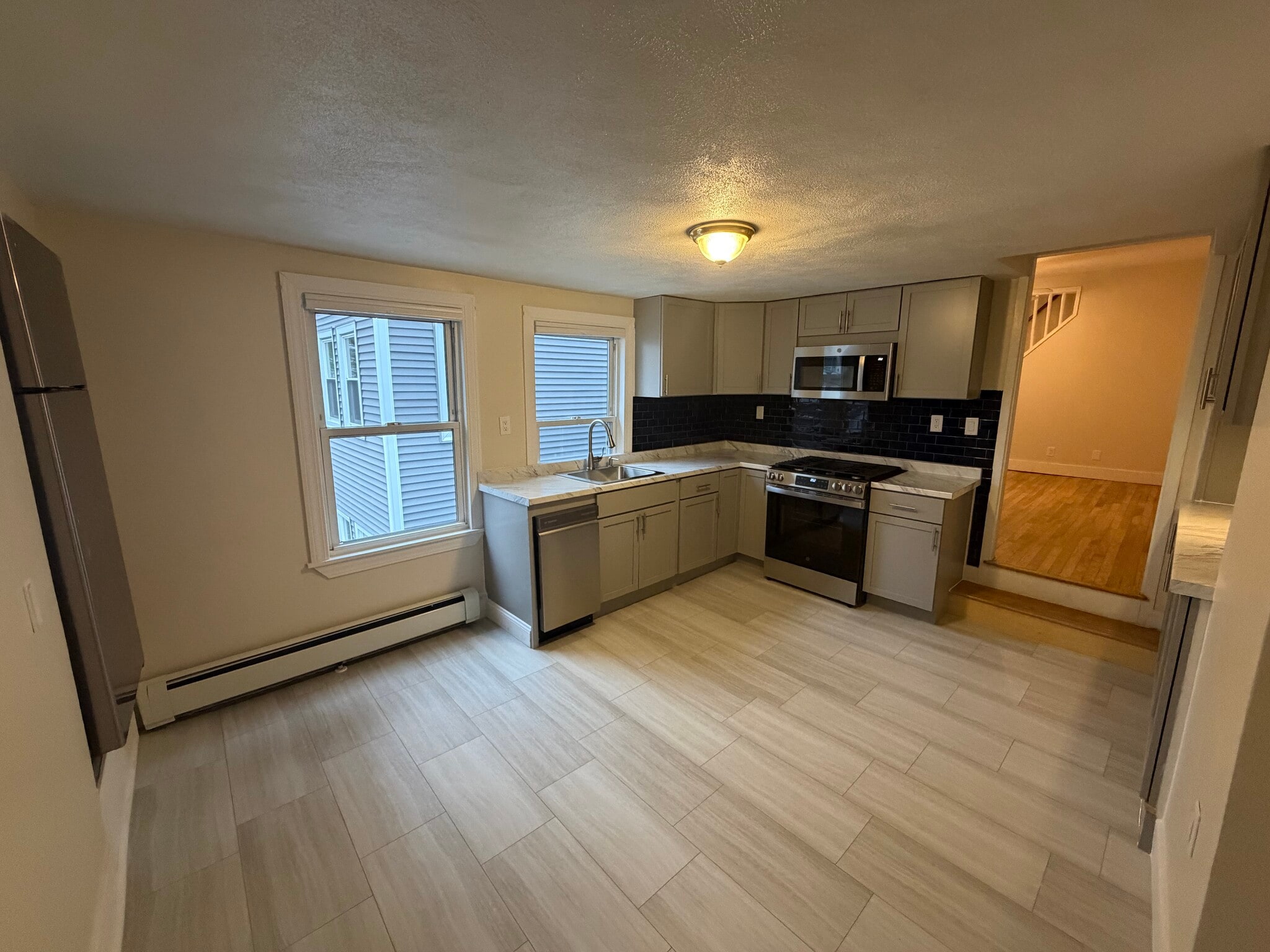 Building Photo - 67 Oak St