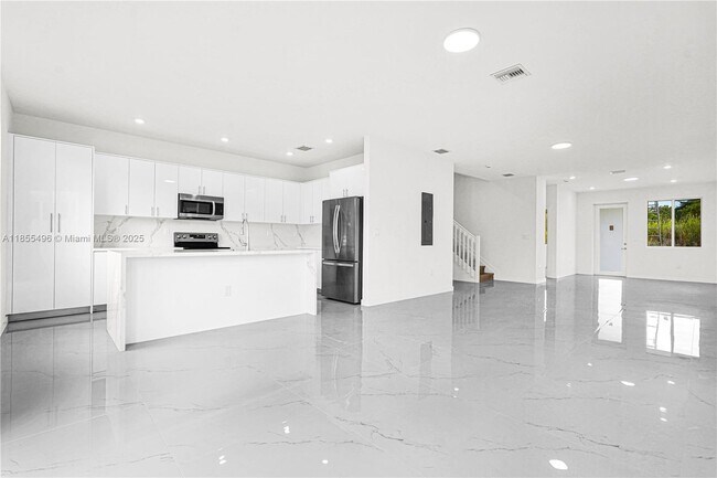 Building Photo - 22469 SW 125th Ave