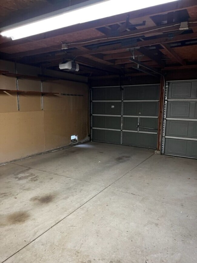 Building Photo - 600 Tuohy St