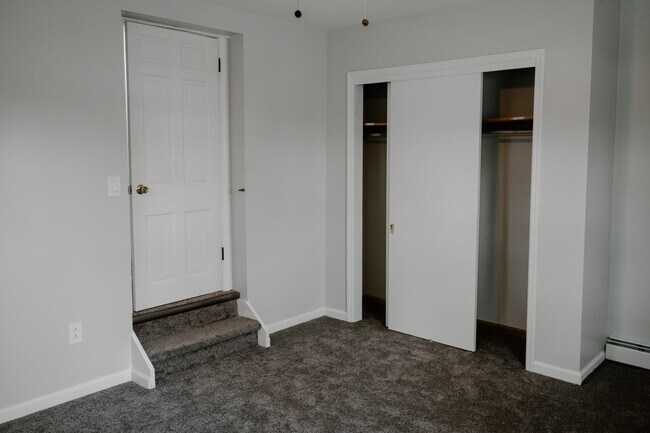 Building Photo - 354 Terrace Blvd