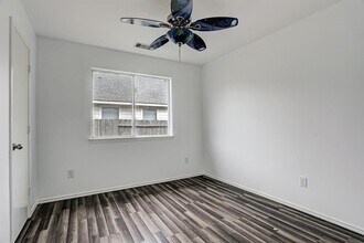 Building Photo - 11010 Clear Villa Ln